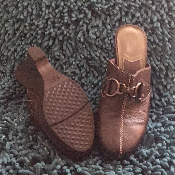 Women’s shoes - Picture 3 of 3